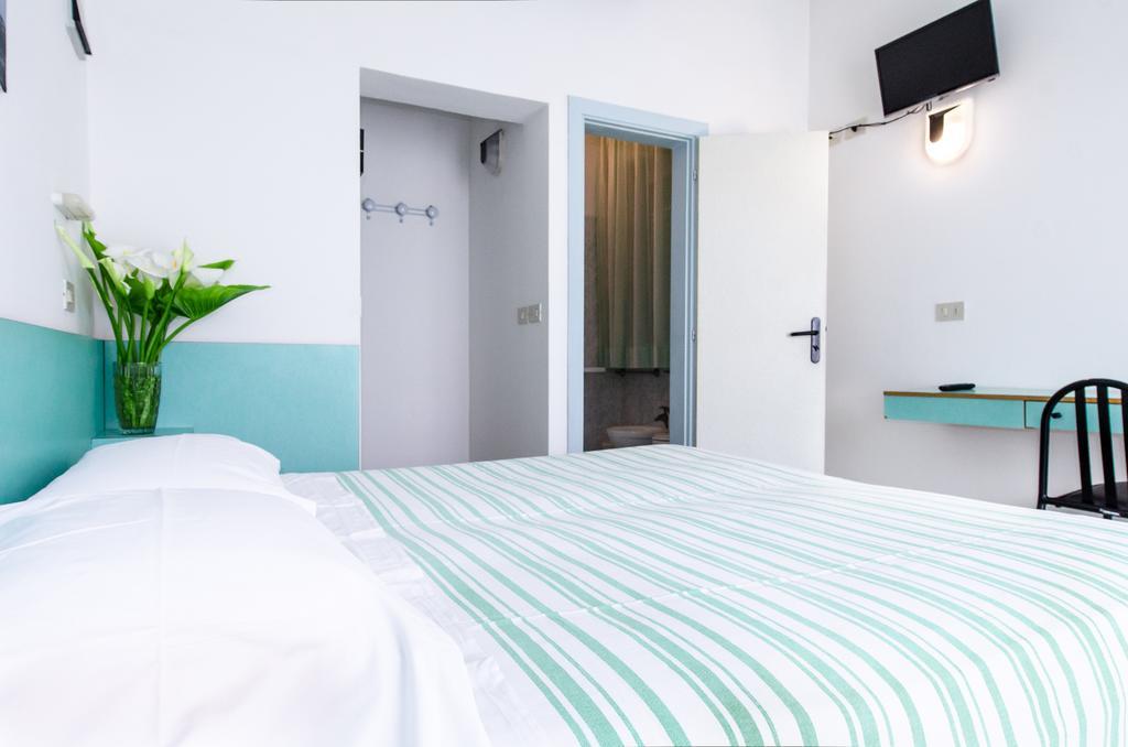 Hotel San Gottardo Riccione Bagian luar foto
