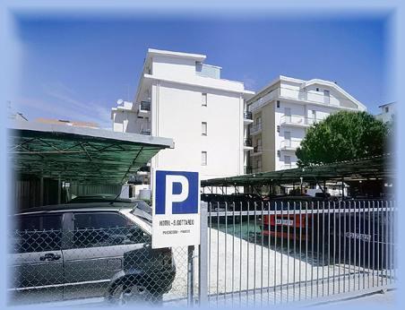 Hotel San Gottardo Riccione Bagian luar foto