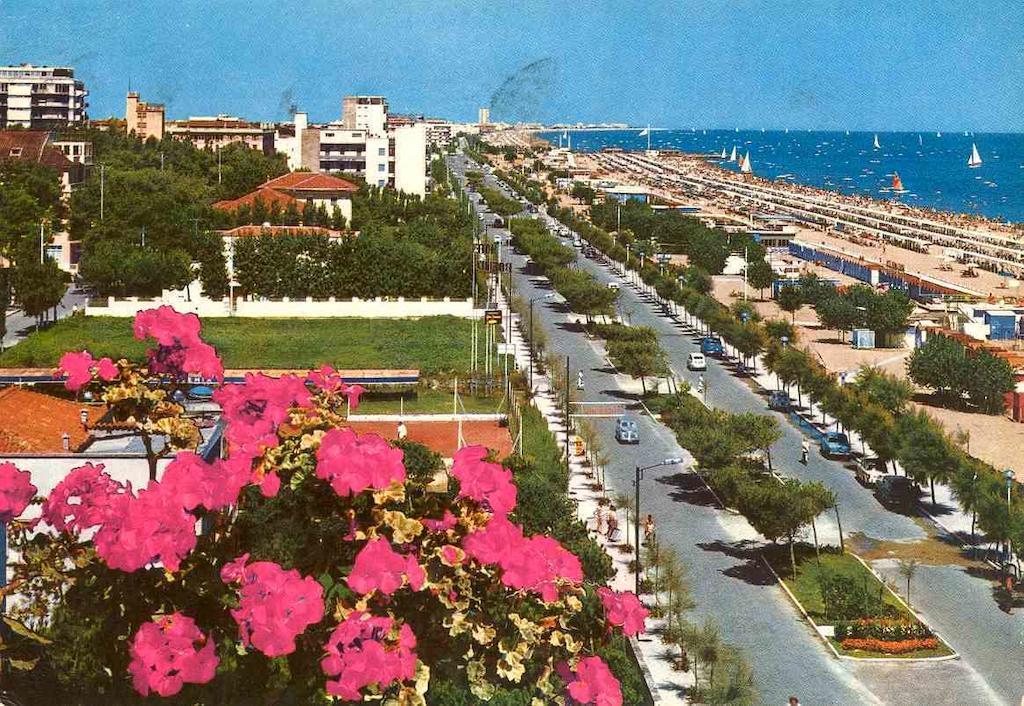 Hotel San Gottardo Riccione Bagian luar foto