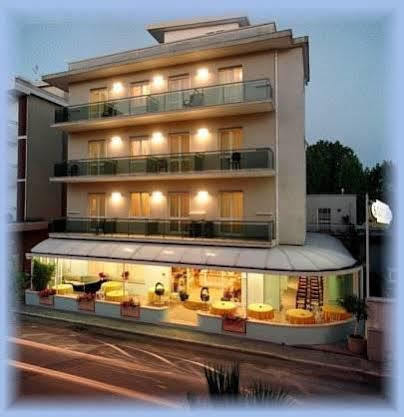 Hotel San Gottardo Riccione Bagian luar foto